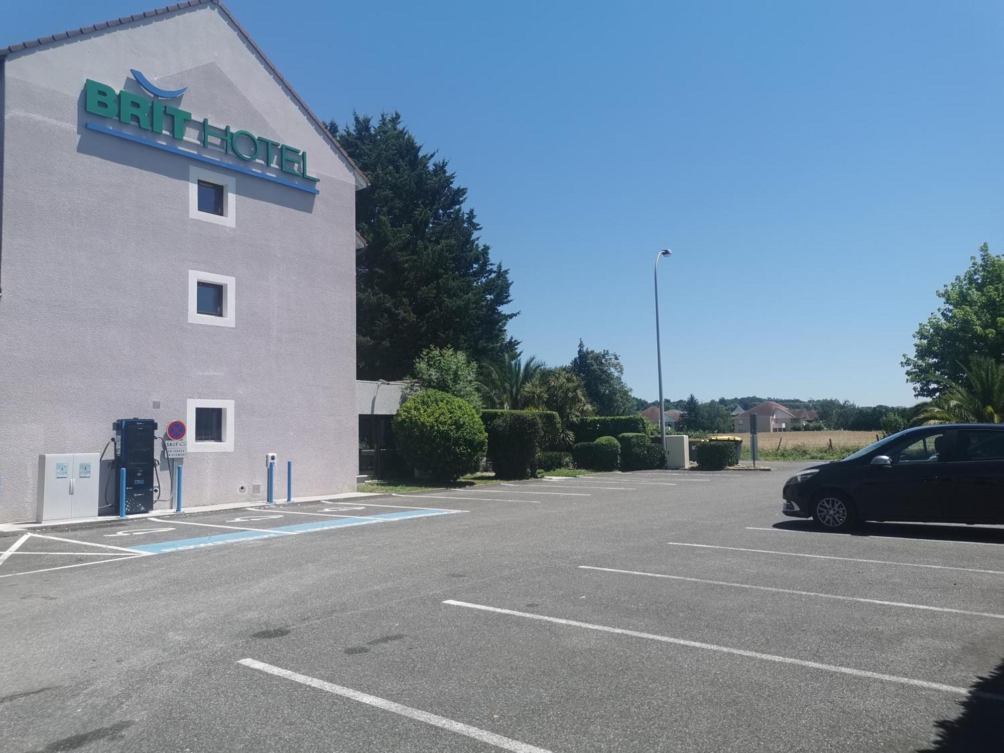 Brit Hotel Confort Pau Lons Экстерьер фото