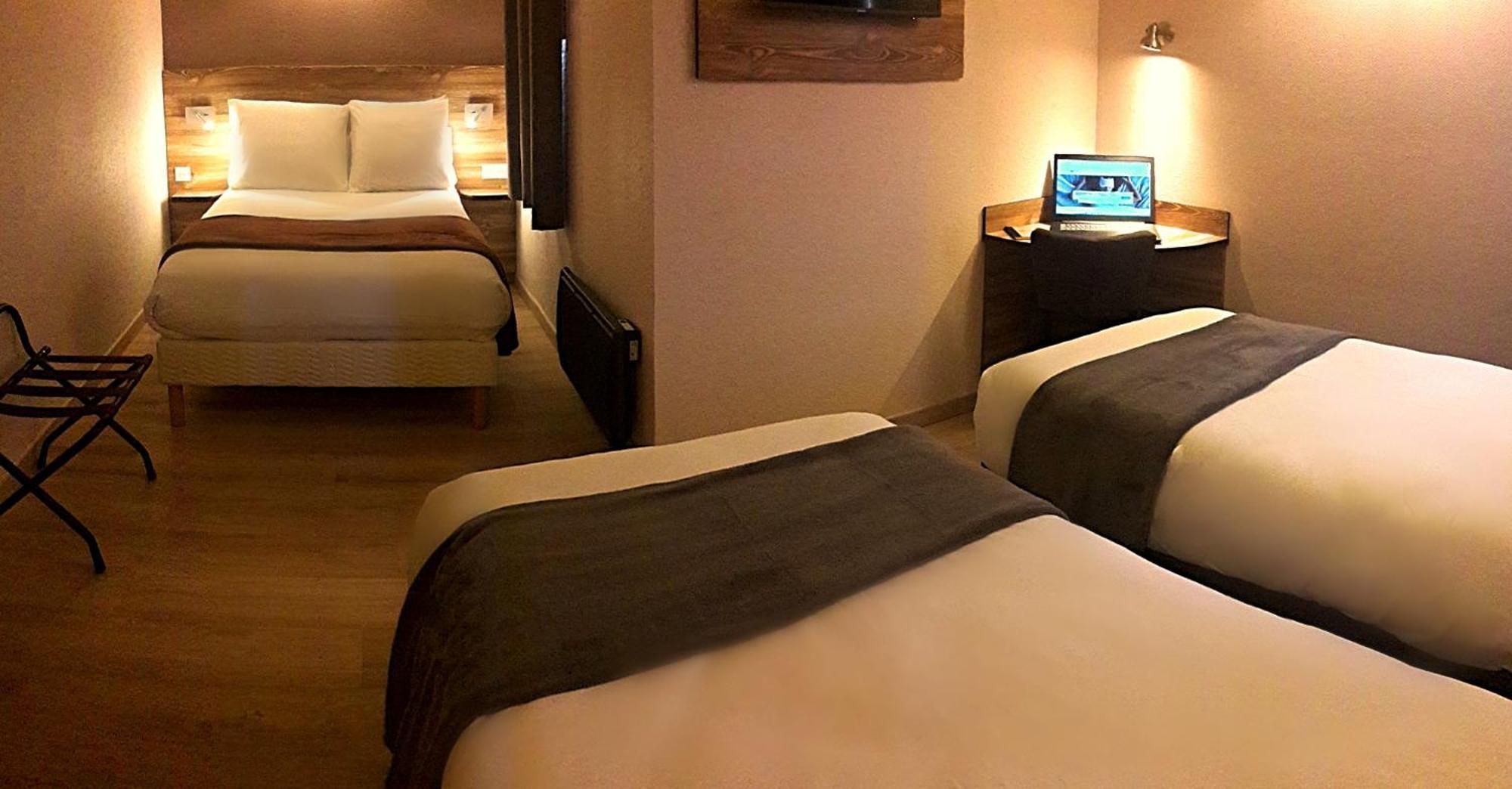 Brit Hotel Confort Pau Lons Экстерьер фото