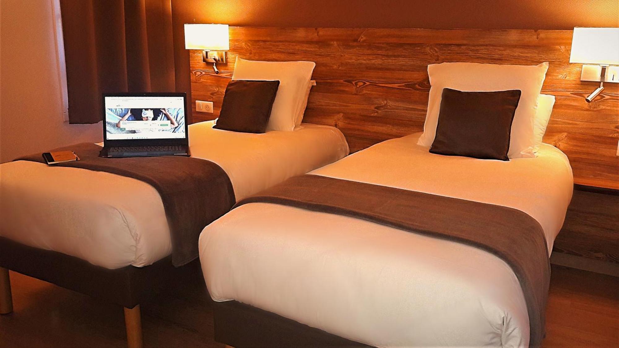 Brit Hotel Confort Pau Lons Экстерьер фото