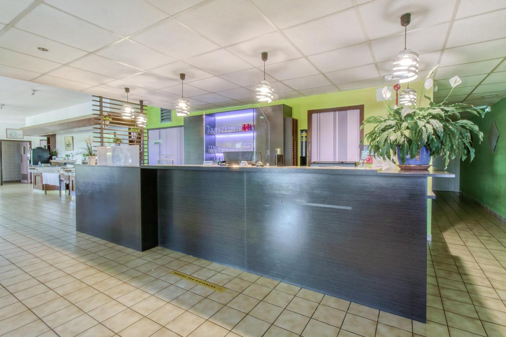 Brit Hotel Confort Pau Lons Экстерьер фото
