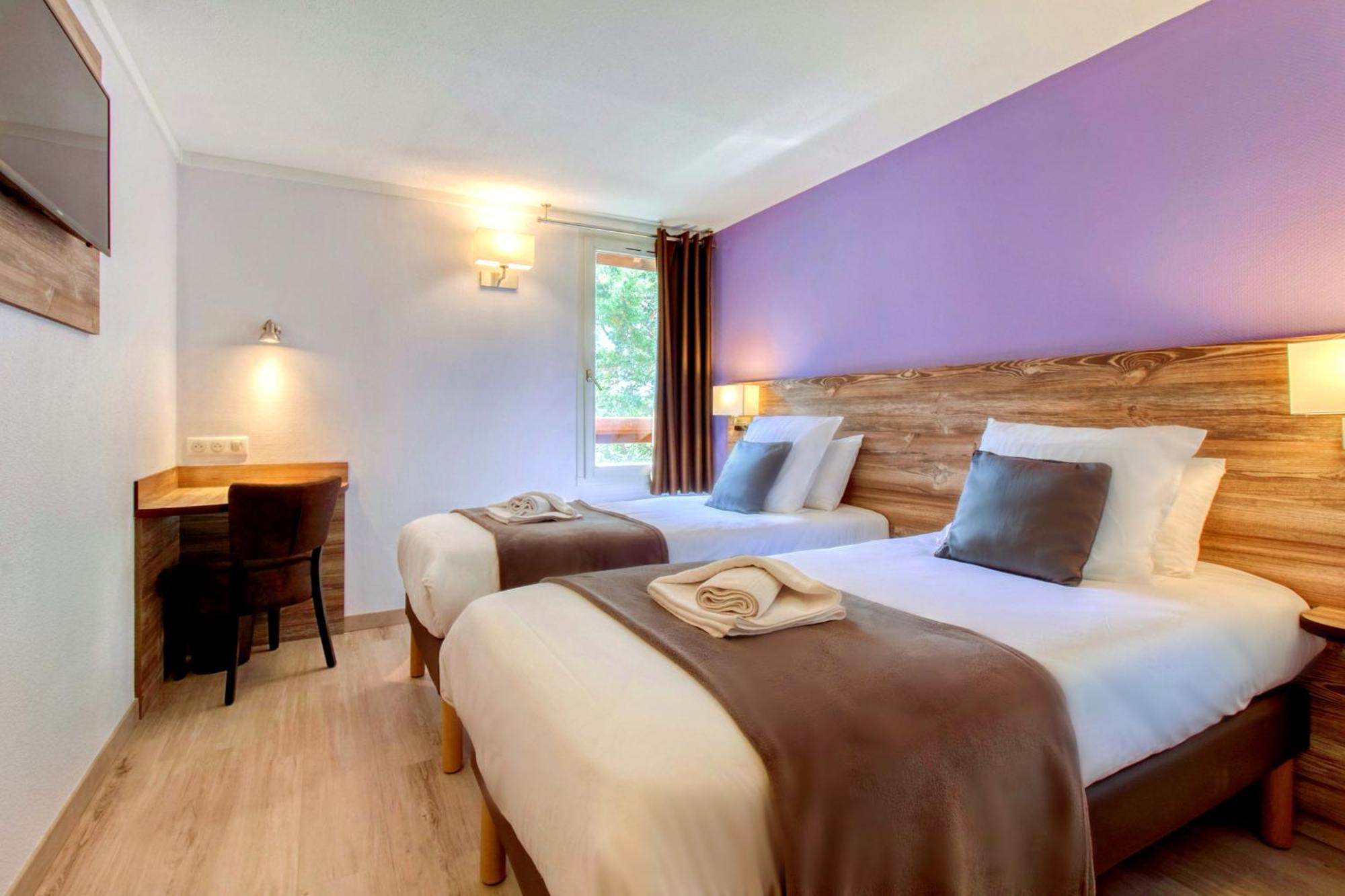 Brit Hotel Confort Pau Lons Экстерьер фото