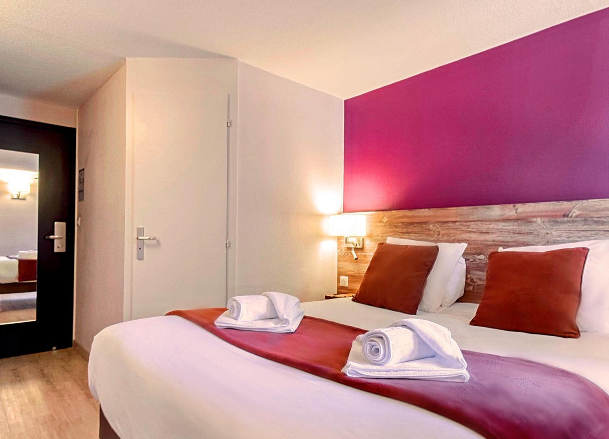 Brit Hotel Confort Pau Lons Экстерьер фото