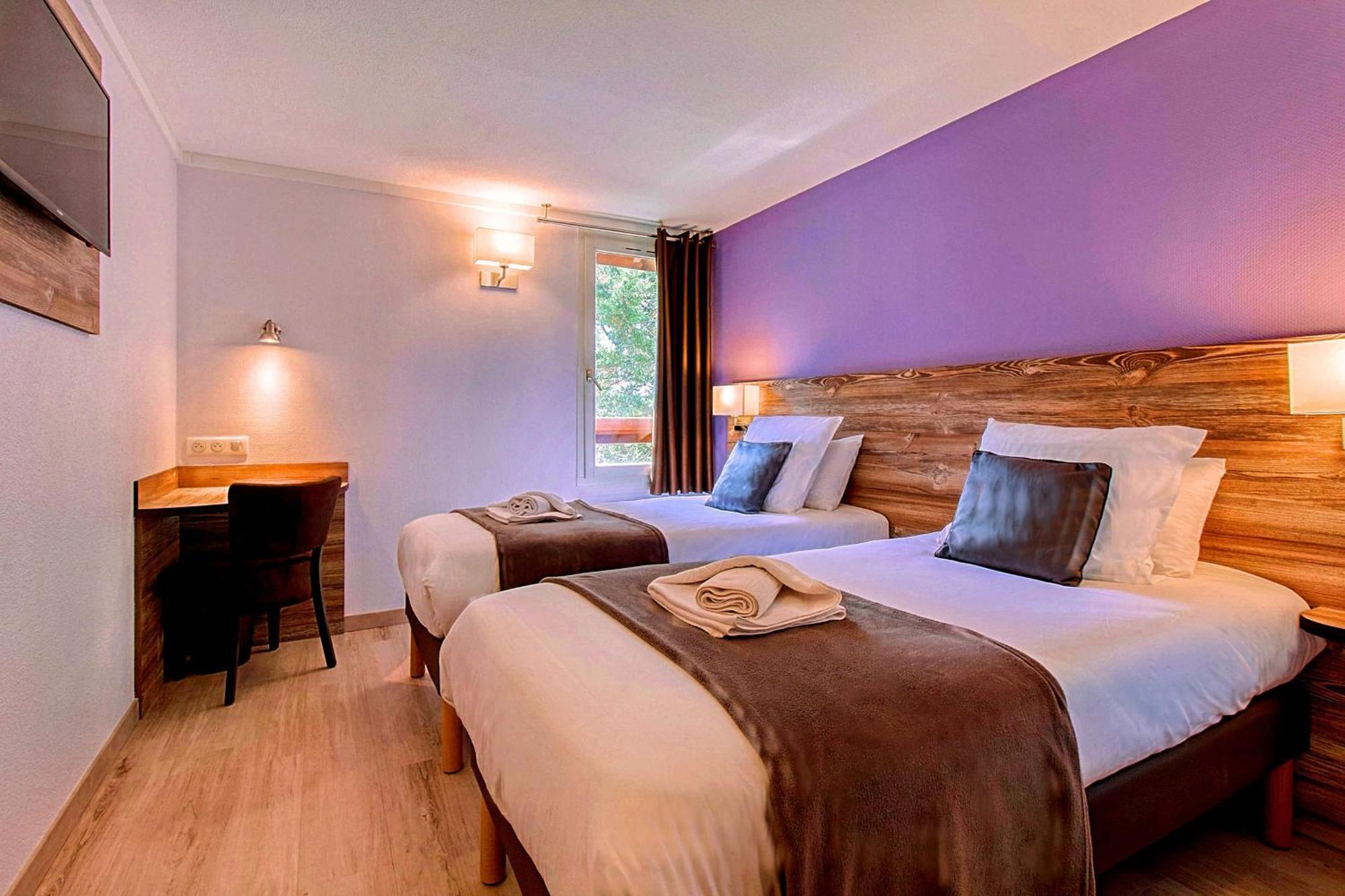 Brit Hotel Confort Pau Lons Экстерьер фото