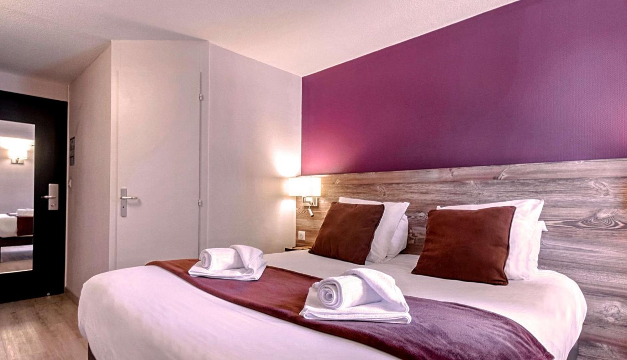 Brit Hotel Confort Pau Lons Экстерьер фото