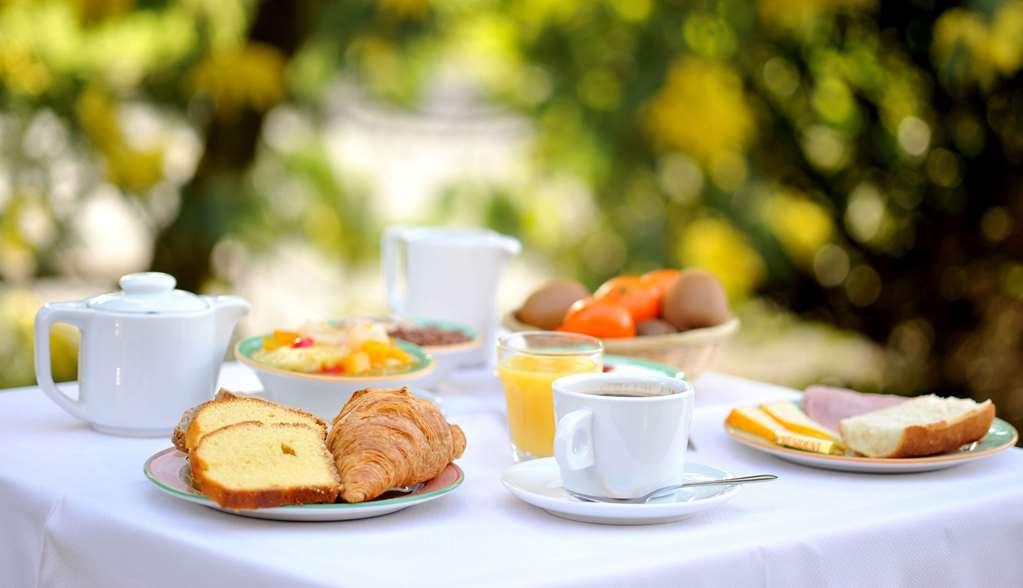 Brit Hotel Confort Pau Lons Номер фото