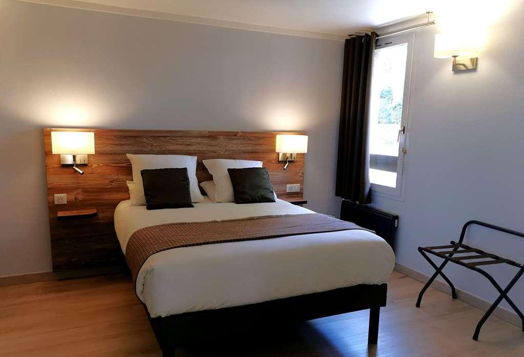 Brit Hotel Confort Pau Lons Номер фото
