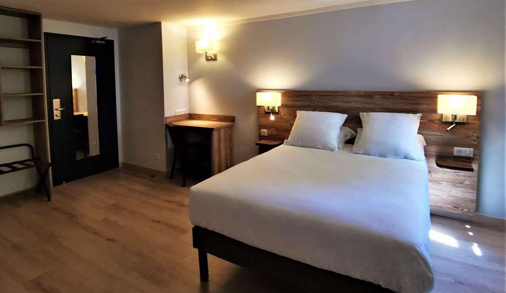 Brit Hotel Confort Pau Lons Номер фото