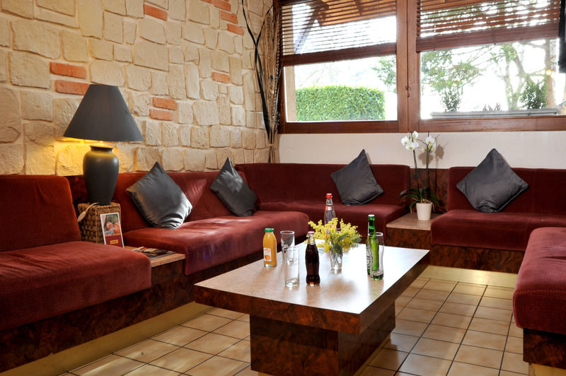 Brit Hotel Confort Pau Lons Экстерьер фото