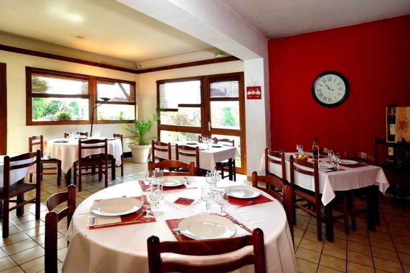Brit Hotel Confort Pau Lons Экстерьер фото