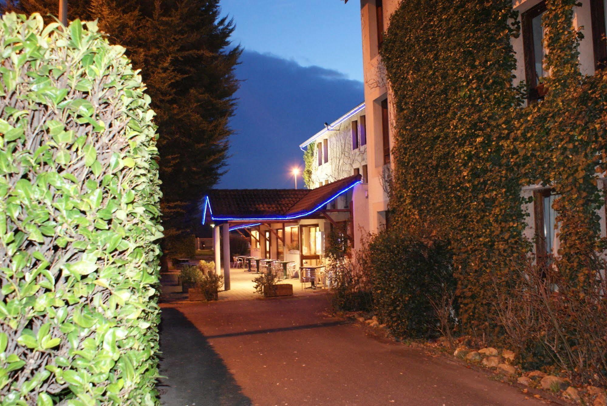 Brit Hotel Confort Pau Lons Экстерьер фото