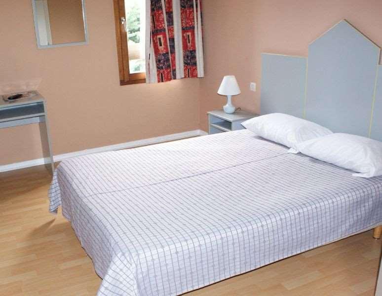 Brit Hotel Confort Pau Lons Номер фото